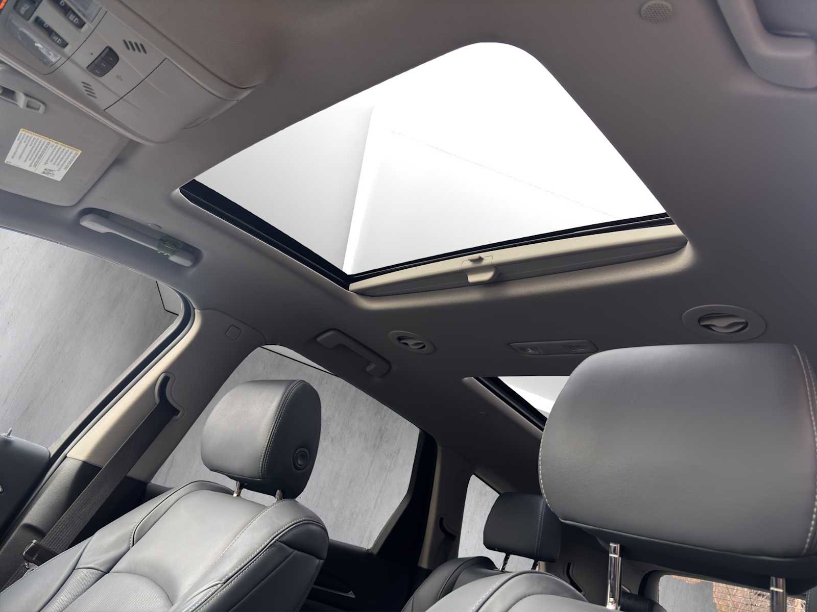 Used 2021 Buick Enclave Premium w/ Sun and Sites Package image 16