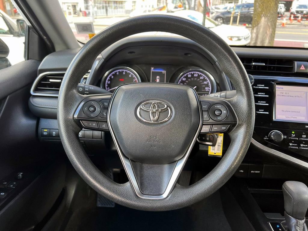 Used 2020 Toyota Camry LE image 15