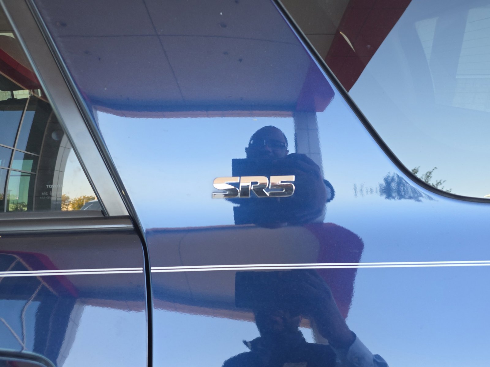 Used 2022 Toyota 4Runner SR5 Premium w/ Moonroof Package RWD image 15