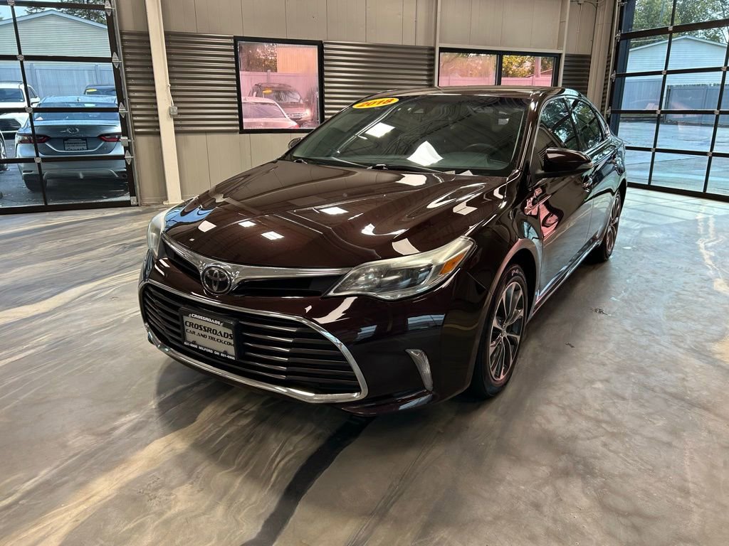 Used 2018 Toyota Avalon XLE image 4