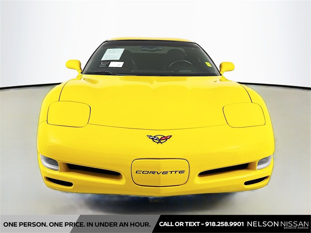 Used 2004 Chevrolet Corvette Coupe w/ Roof Package image 2