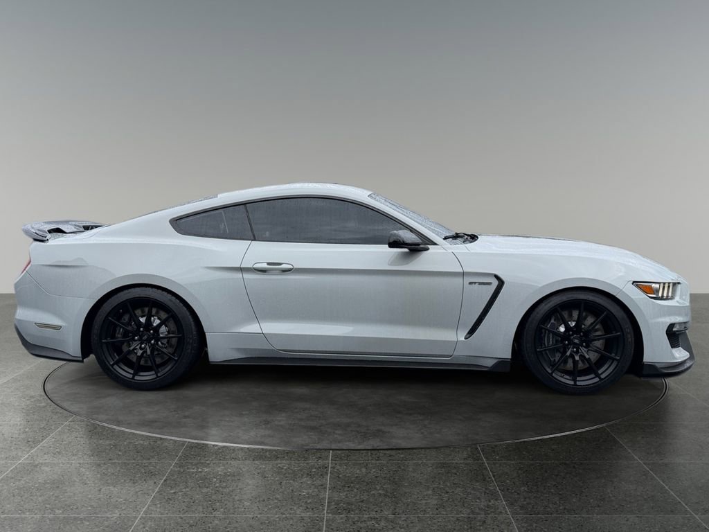 Used 2017 Ford Mustang Shelby GT350 RWD image 11
