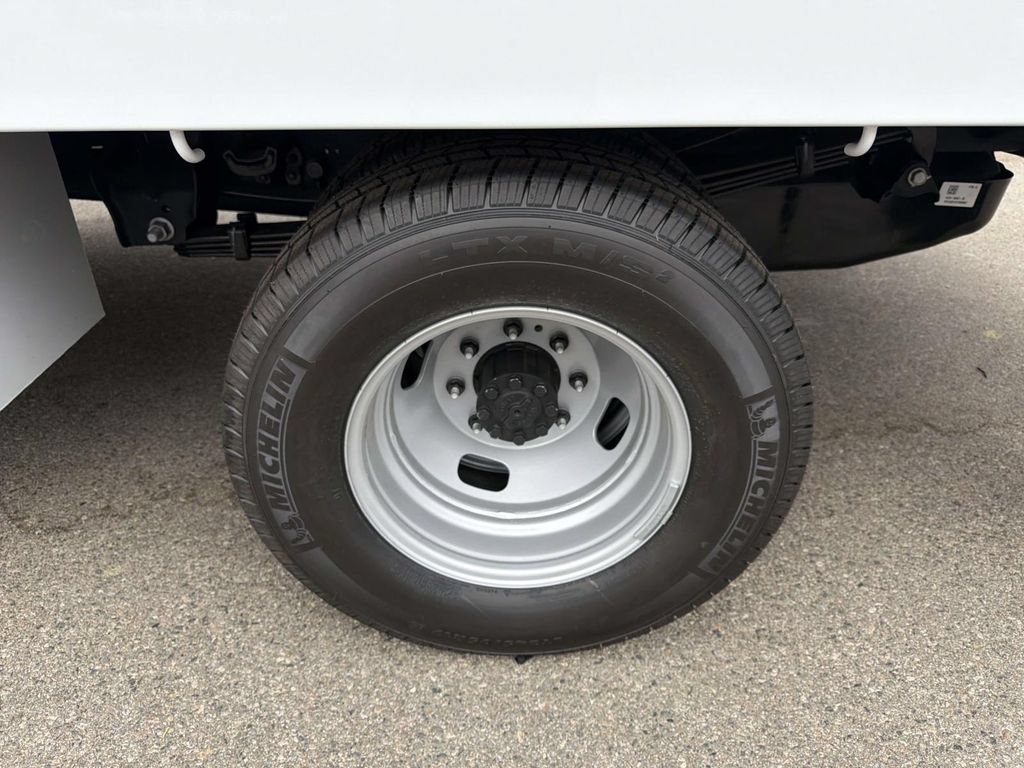 New 2026 Ford F350 XL w/ XL Chrome Package RWD image 6