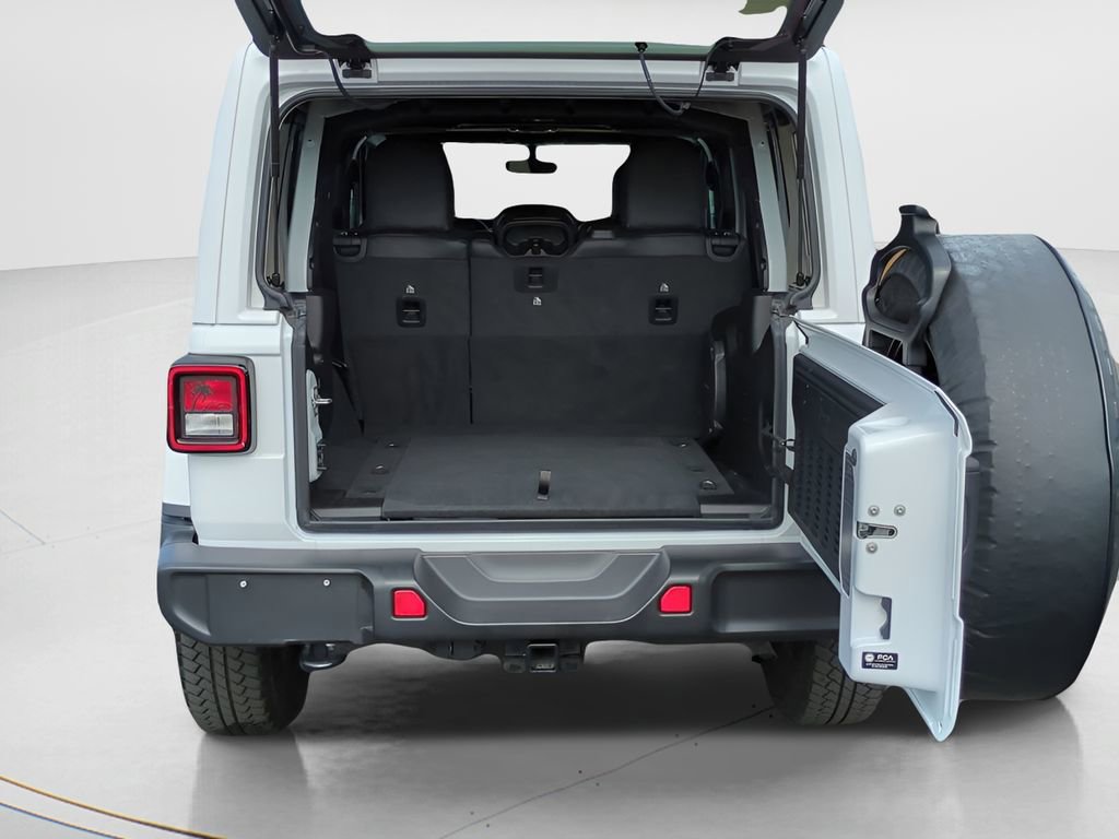 Used 2021 Jeep Wrangler Unlimited Sahara image 9