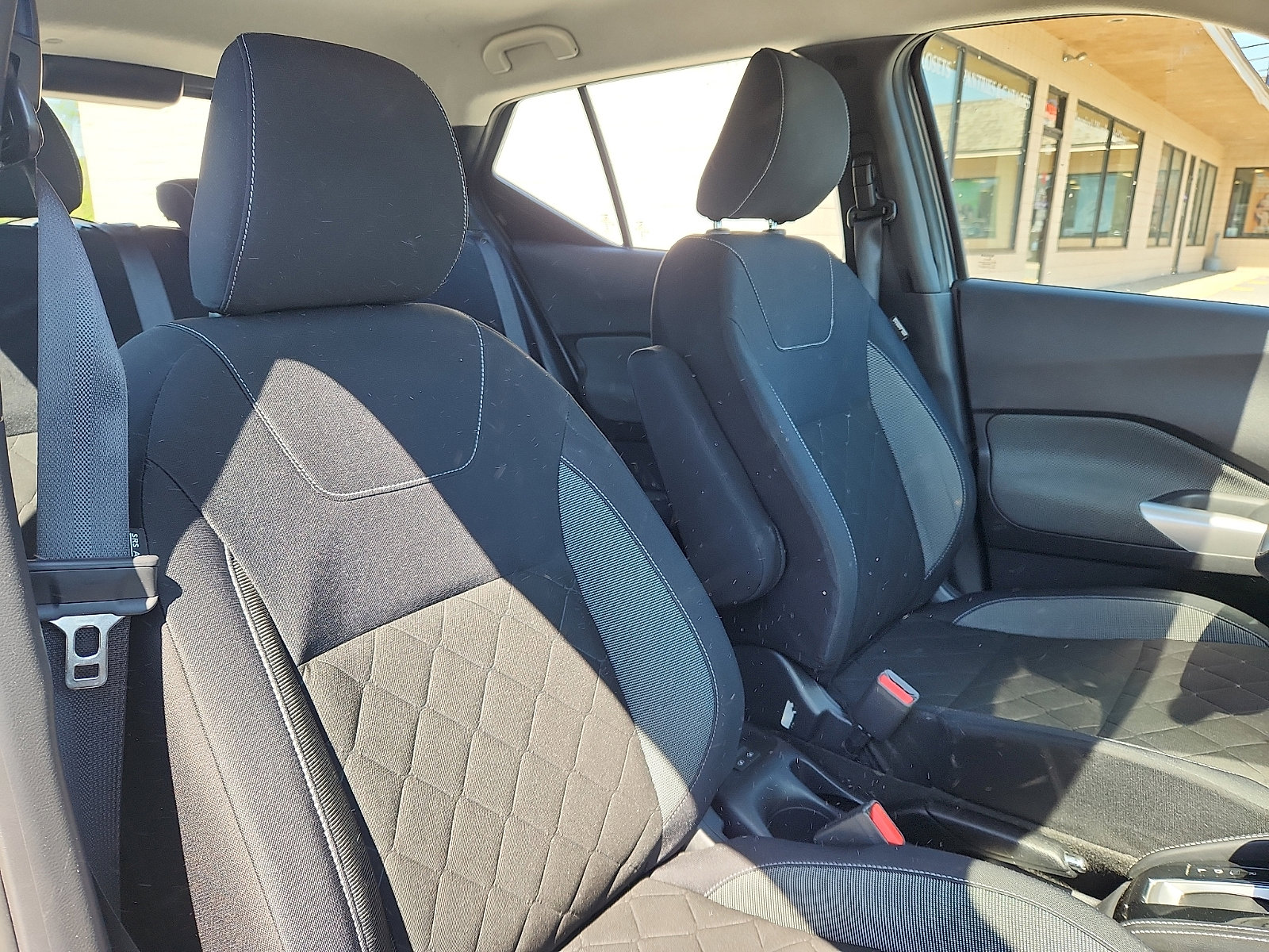 Used 2018 Nissan Kicks SV FWD image 32