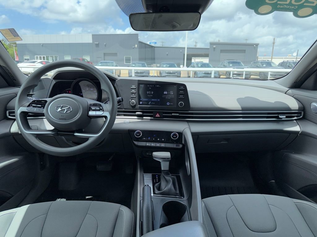 Used 2023 Hyundai Elantra SEL w/ Cargo Package image 14