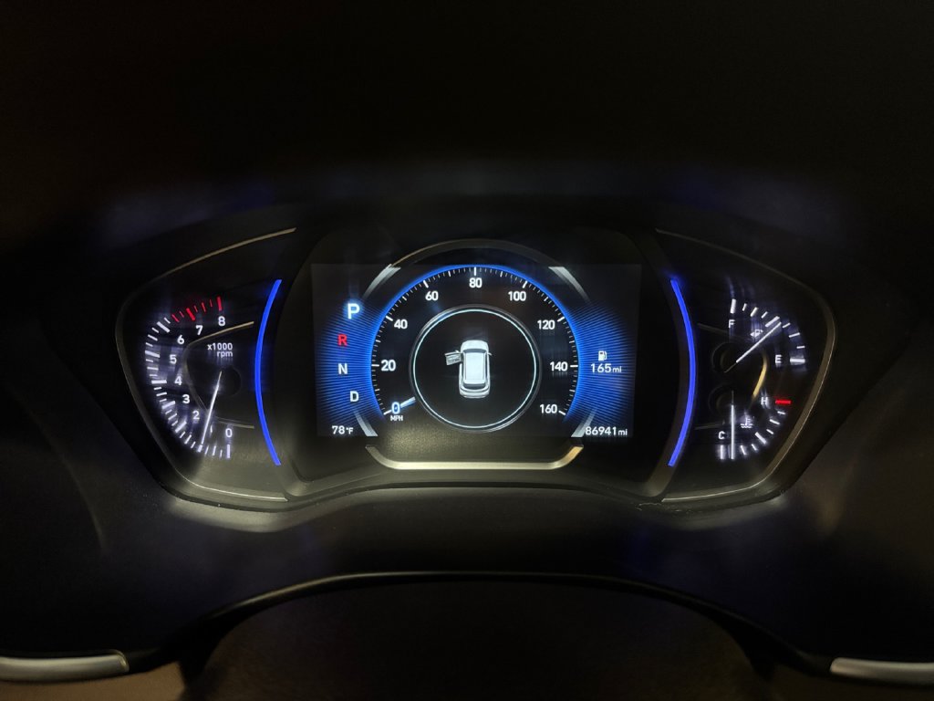 Used 2020 Hyundai Santa Fe SEL w/ Convenience + Premium Package AWD/4WD image 16