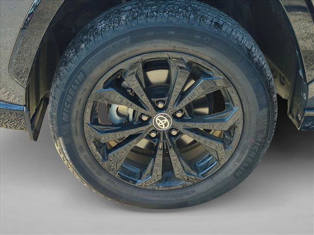 Used 2024 Toyota RAV4 XSE AWD/4WD image 15