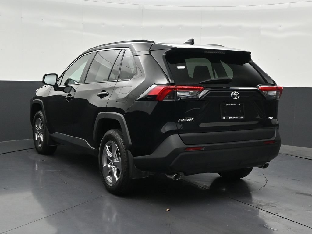 Used 2025 Toyota RAV4 XLE w/ Convenience Package FWD image 3