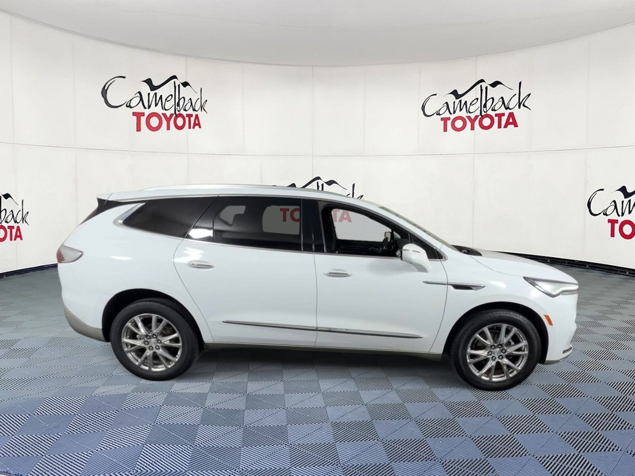 Used 2022 Buick Enclave Premium FWD image 4