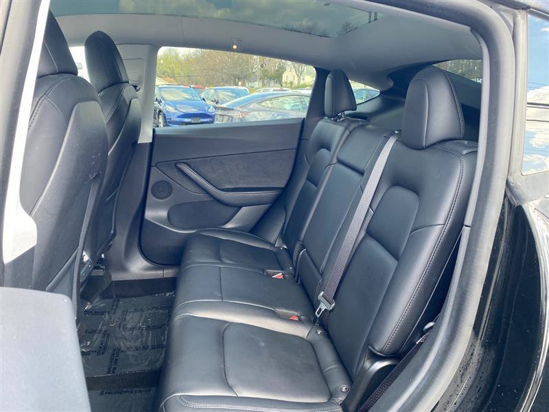 Used 2025 Tesla Model Y Long Range RWD image 13