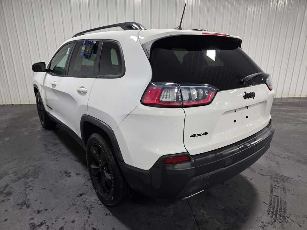 Used 2019 Jeep Cherokee Latitude Plus AWD/4WD image 3