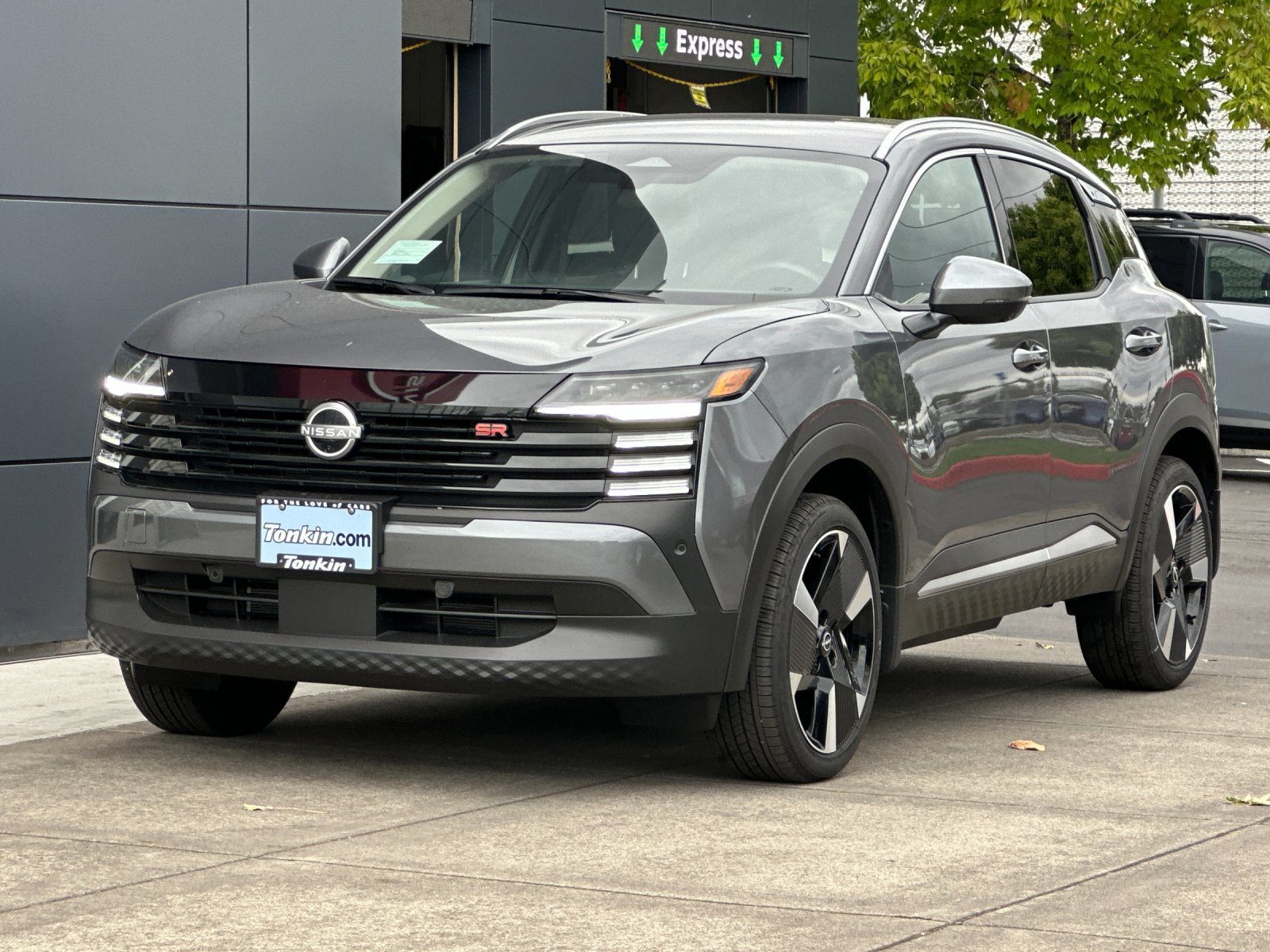 Used 2025 Nissan Kicks SR w/ Illumination Package AWD/4WD image 8