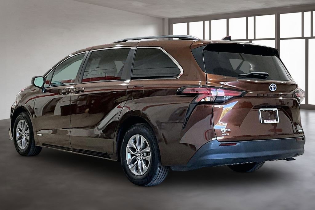 Used 2021 Toyota Sienna LE AWD/4WD image 12