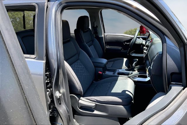 New 2026 Nissan Frontier SV w/ Tow Package RWD image 9