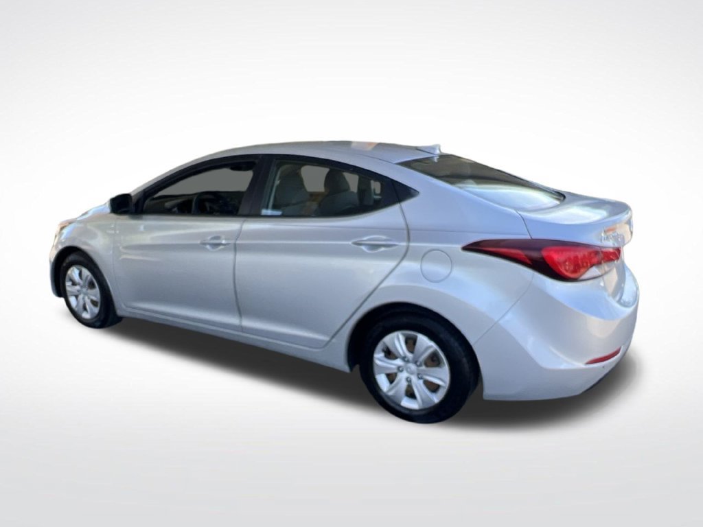 Used 2016 Hyundai Elantra SE FWD image 39
