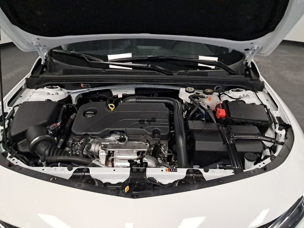 Used 2025 Chevrolet Malibu RS FWD image 30