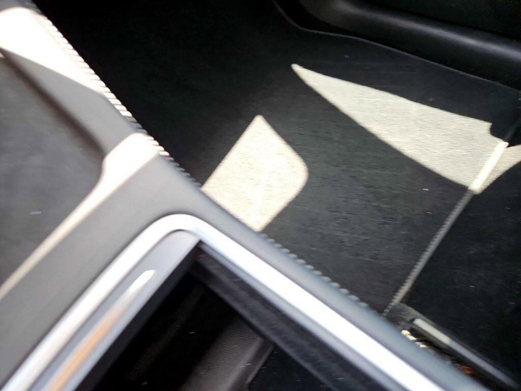 Used 2021 Tesla Model Y Performance image 14