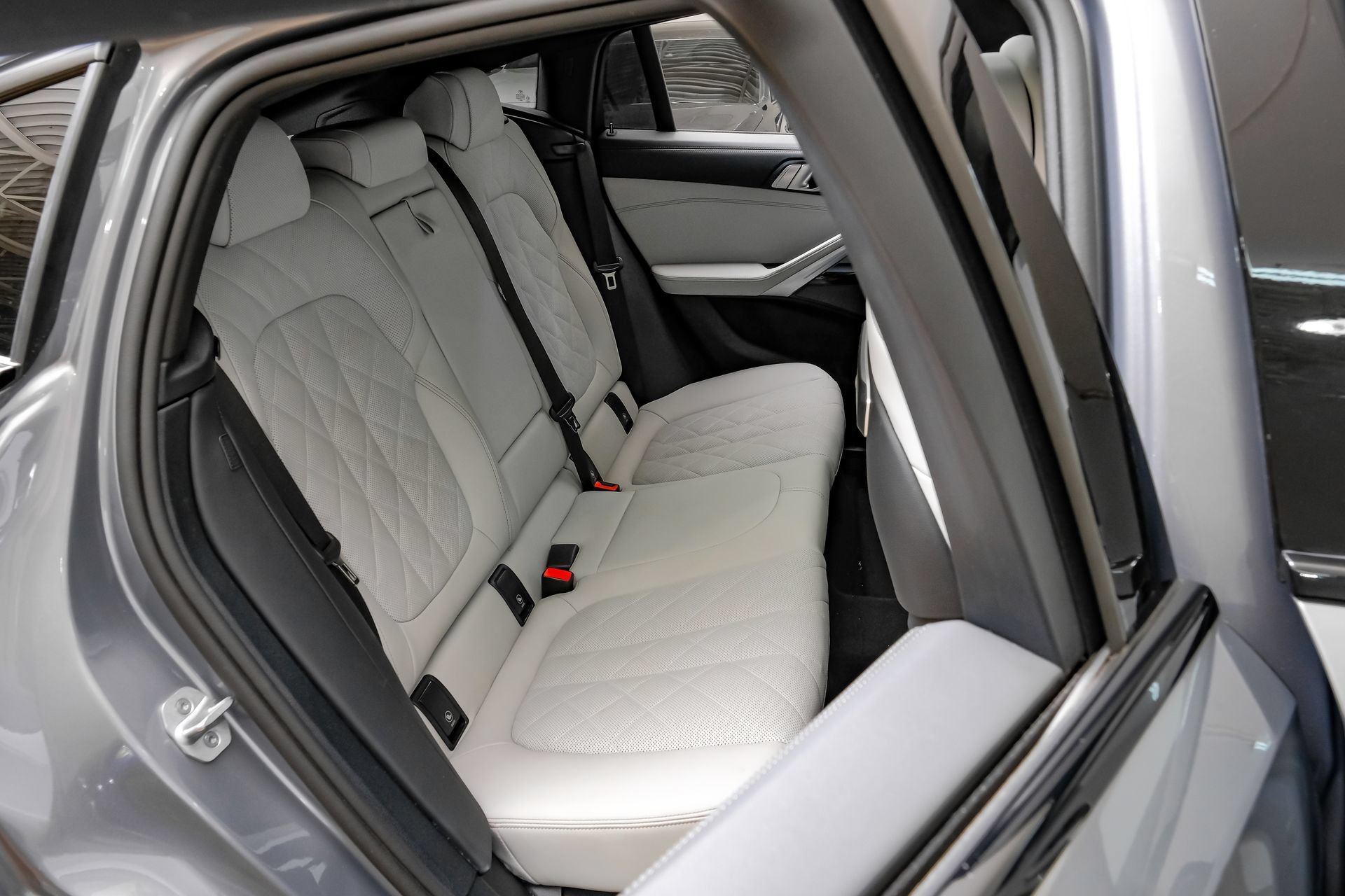 Used 2026 BMW X6 xDrive40i AWD/4WD image 33