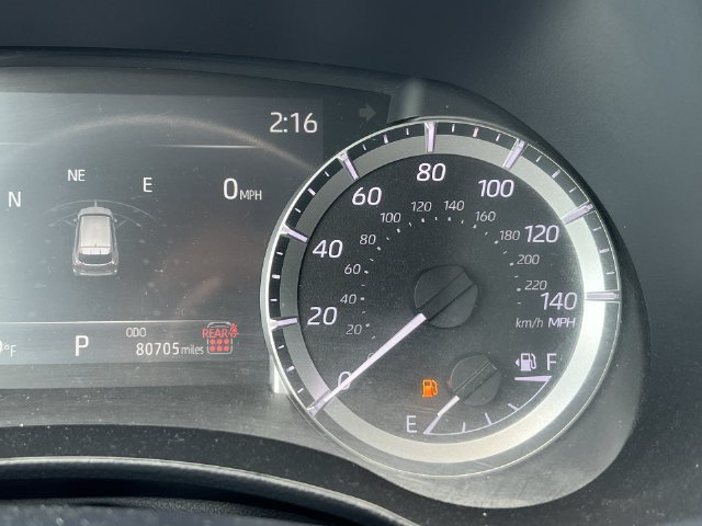 Used 2024 Toyota Highlander LE AWD/4WD image 27