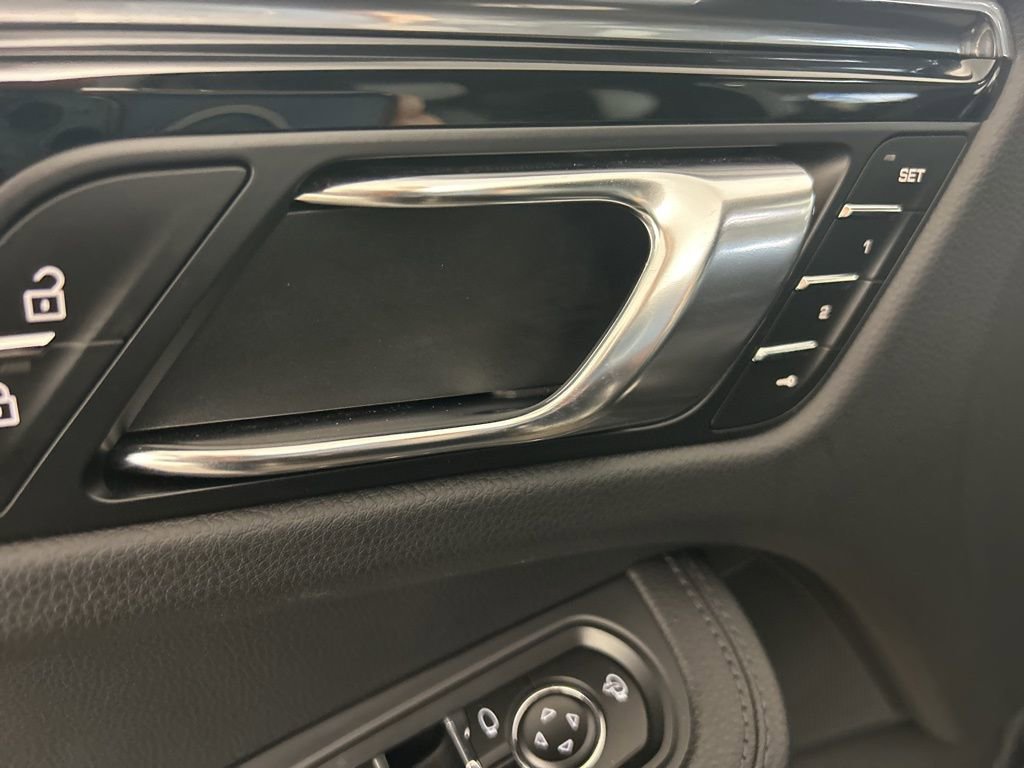 Certified 2025 Porsche Macan image 25