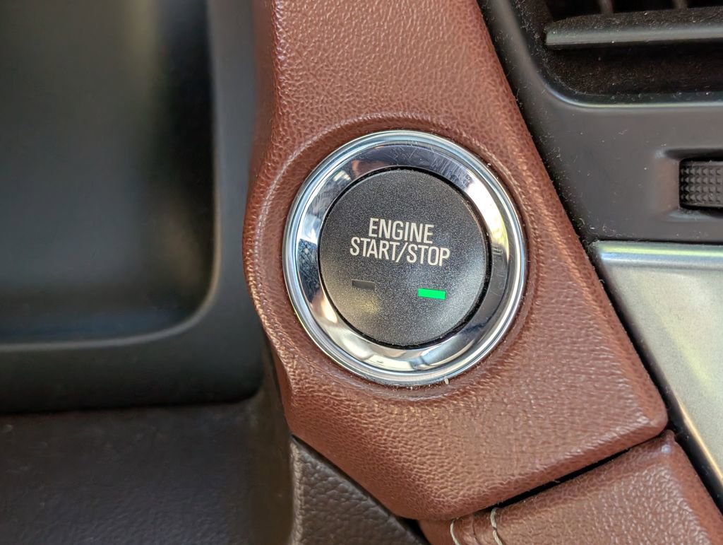 Used 2017 Chevrolet Suburban Premier image 40