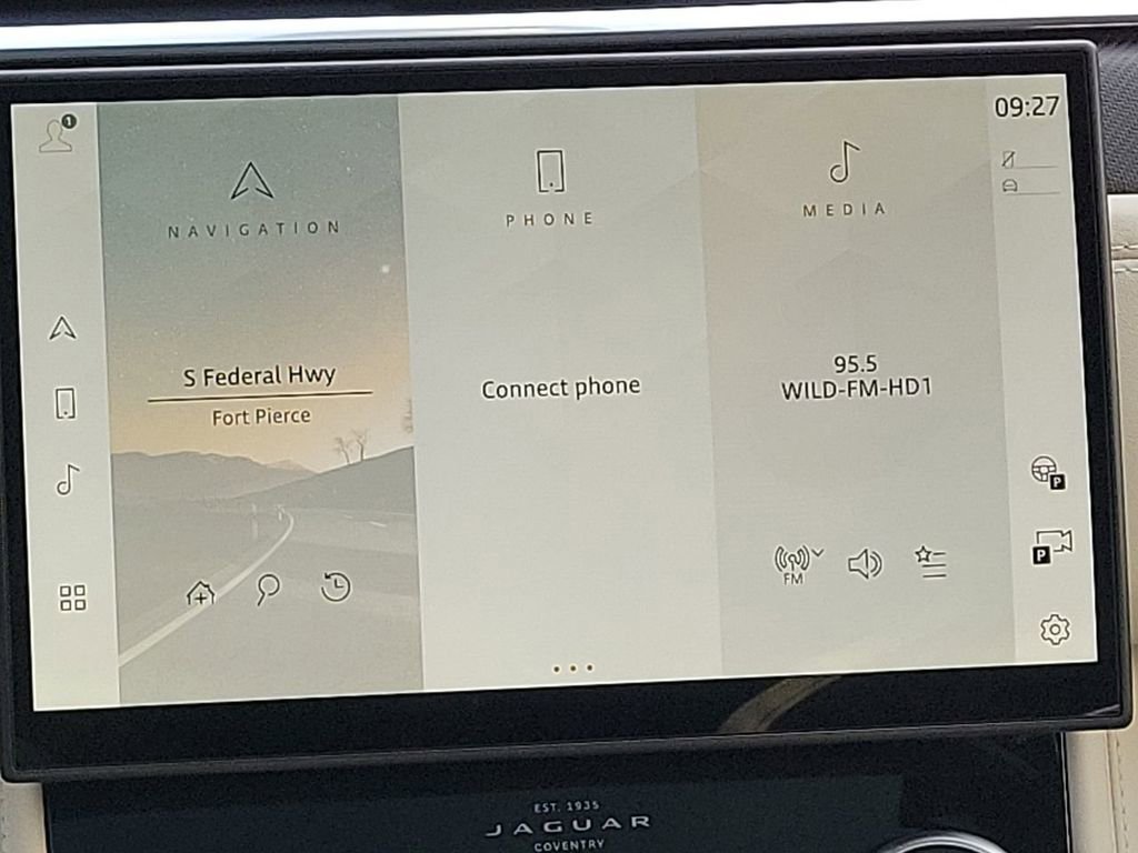 Used 2025 Jaguar F-PACE SVR image 21