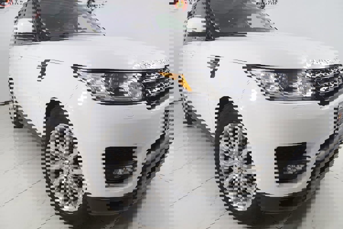 Used 2016 Land Rover Range Rover Sport SE image 17