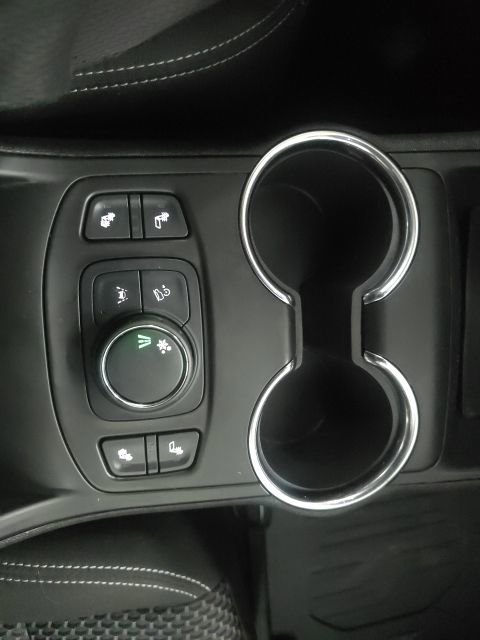 Used 2023 GMC Terrain SLE w/ Driver Convenience Package image 20