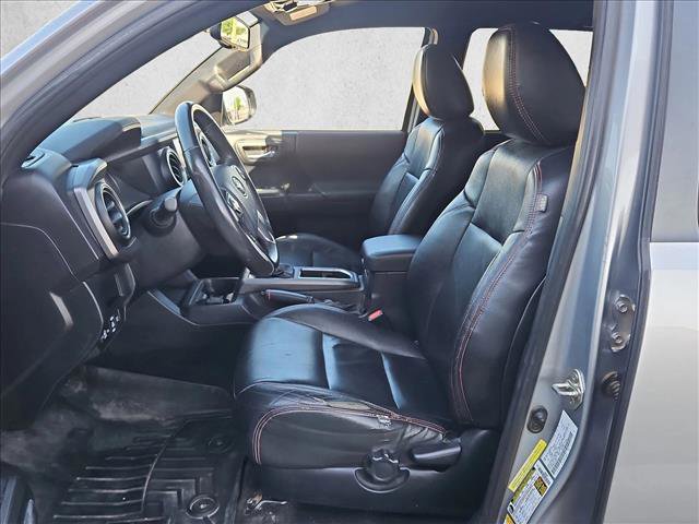 Used 2018 Toyota Tacoma TRD Off-Road AWD/4WD image 14
