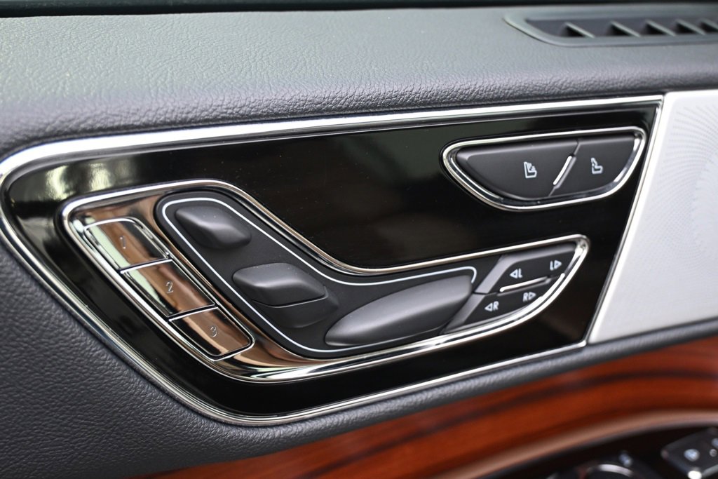 Certified 2024 Lincoln Navigator Reserve w/ Equipment Group 201A image 14