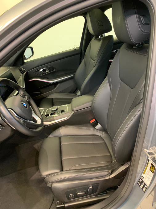 Used 2024 BMW 330i xDrive Sedan w/ Convenience Package image 17