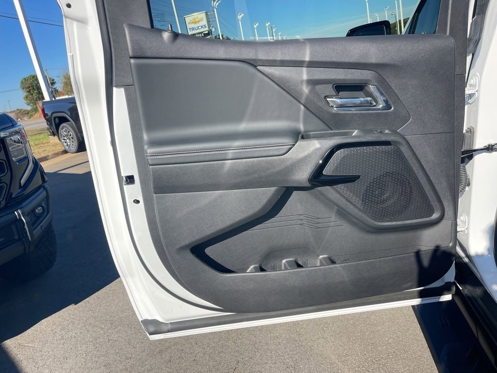 Used 2025 Chevrolet Silverado EV LT AWD/4WD image 30