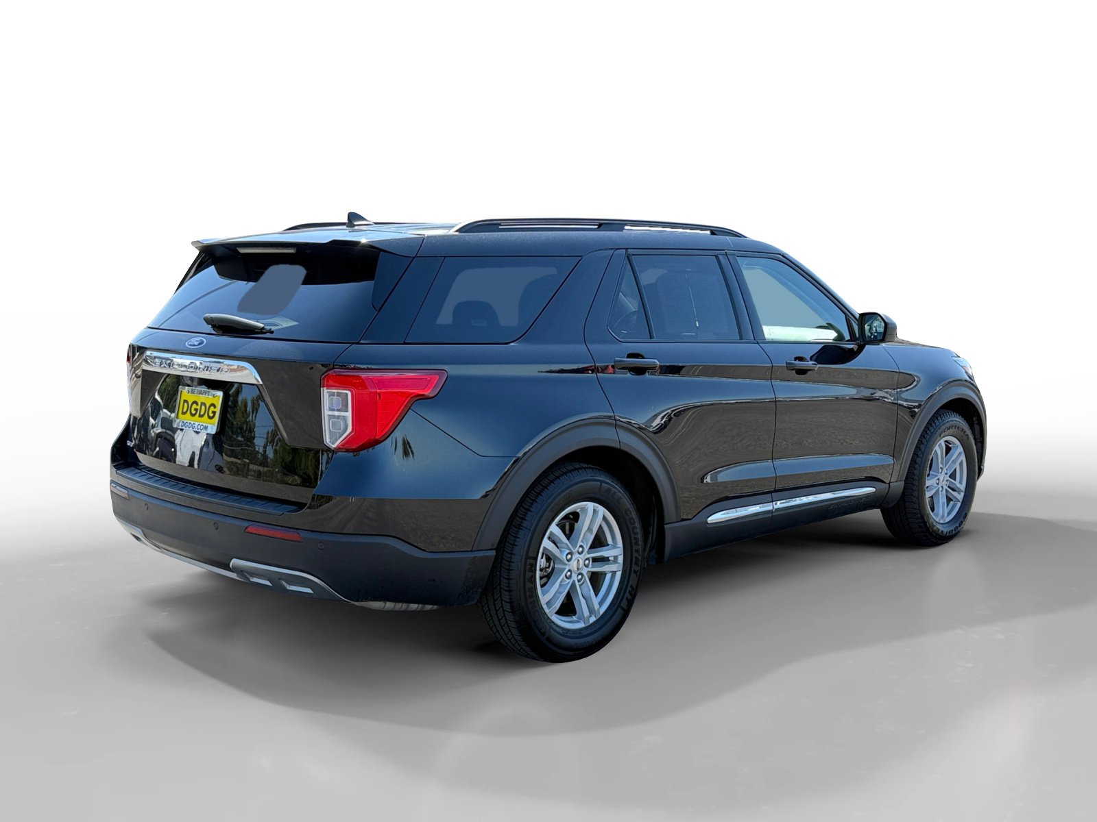 Used 2023 Ford Explorer XLT w/ Equipment Group 202A image 5