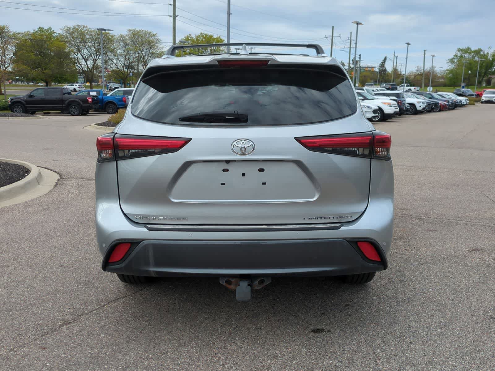 Used 2021 Toyota Highlander Limited AWD/4WD image 7