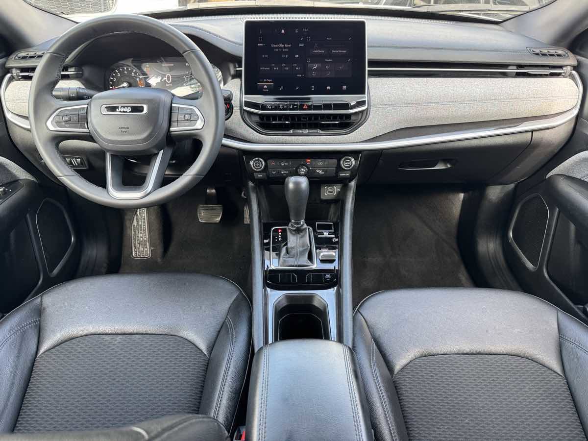 Used 2024 Jeep Compass Latitude AWD/4WD image 24