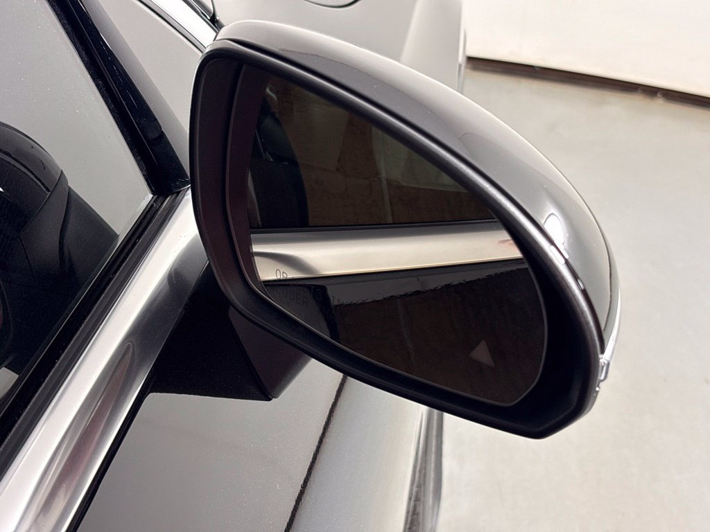 Used 2025 Mercedes-Benz GLC 300 image 13