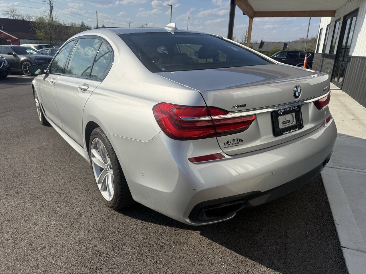 Used 2017 BMW 750i xDrive AWD/4WD image 10