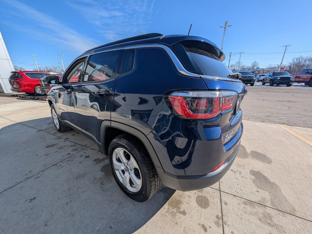 Used 2019 Jeep Compass Latitude w/ Cold Weather Group AWD/4WD image 6