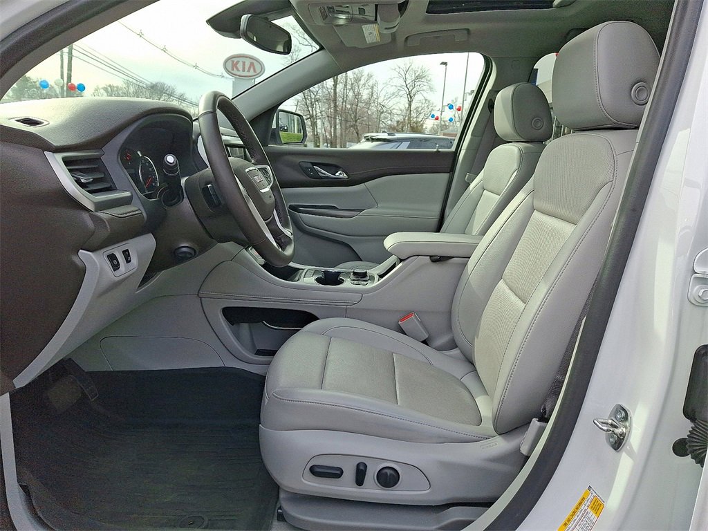 Used 2023 GMC Acadia SLT w/ Preferred Package image 14