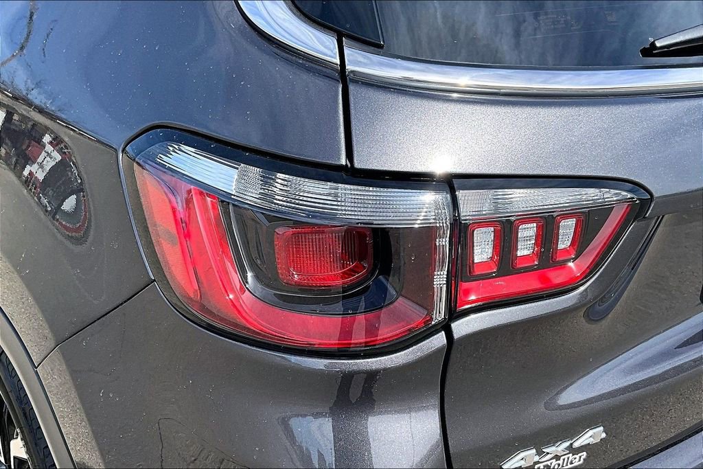 Used 2022 Jeep Compass Limited image 30