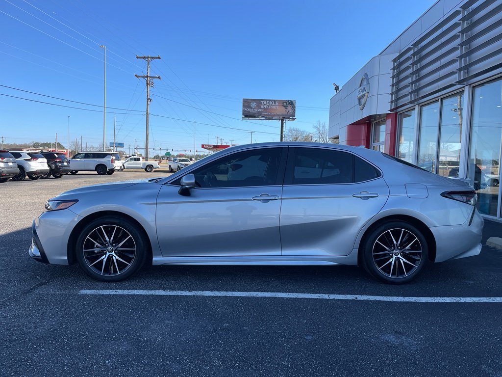 Used 2024 Toyota Camry SE image 17