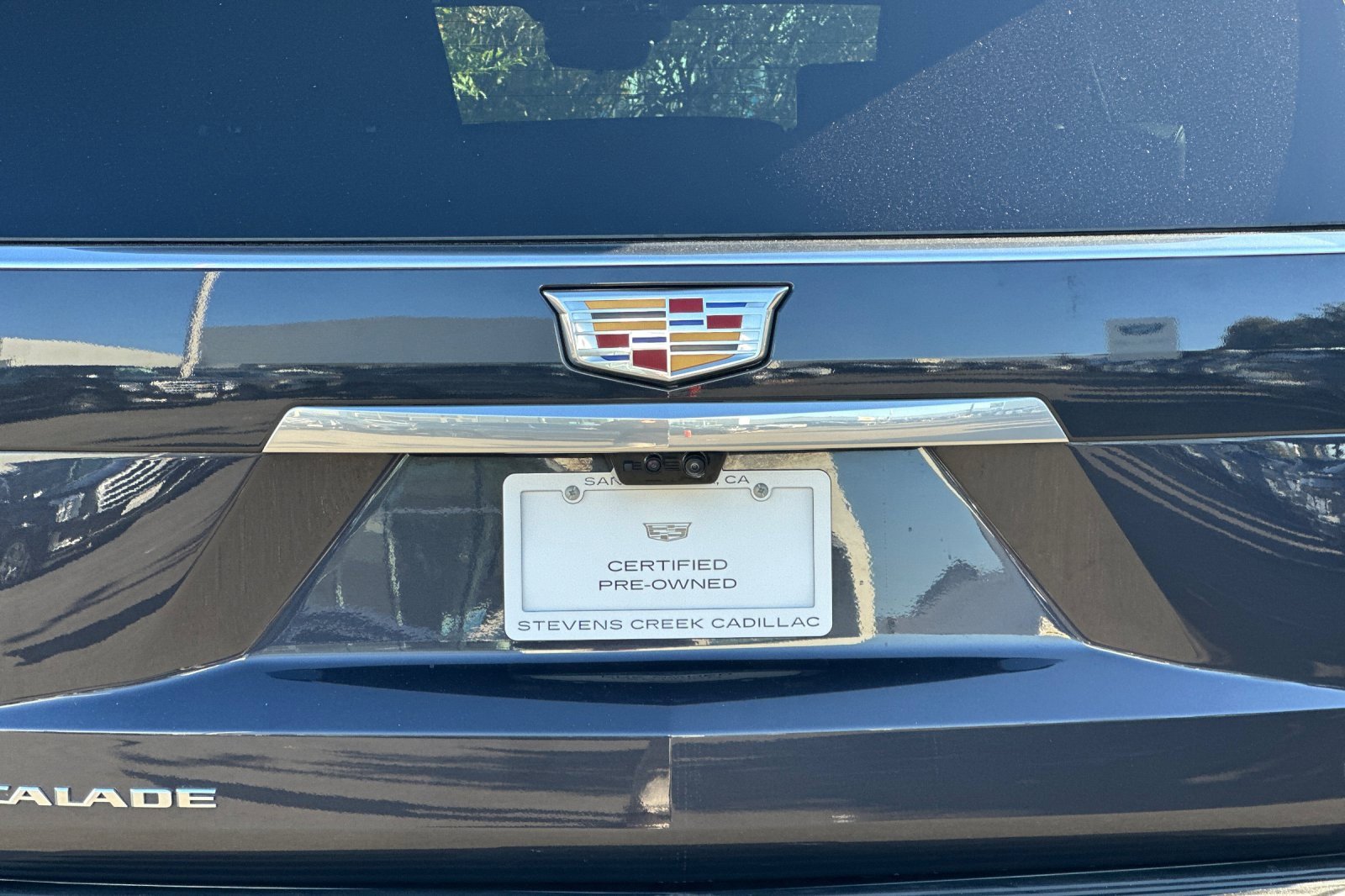 Used 2025 Cadillac Escalade Premium Luxury image 46