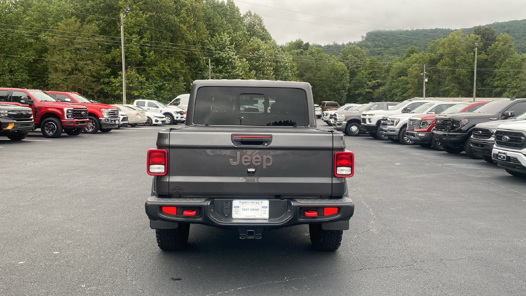 Used 2023 Jeep Gladiator Rubicon w/ Cold Weather Group AWD/4WD image 6