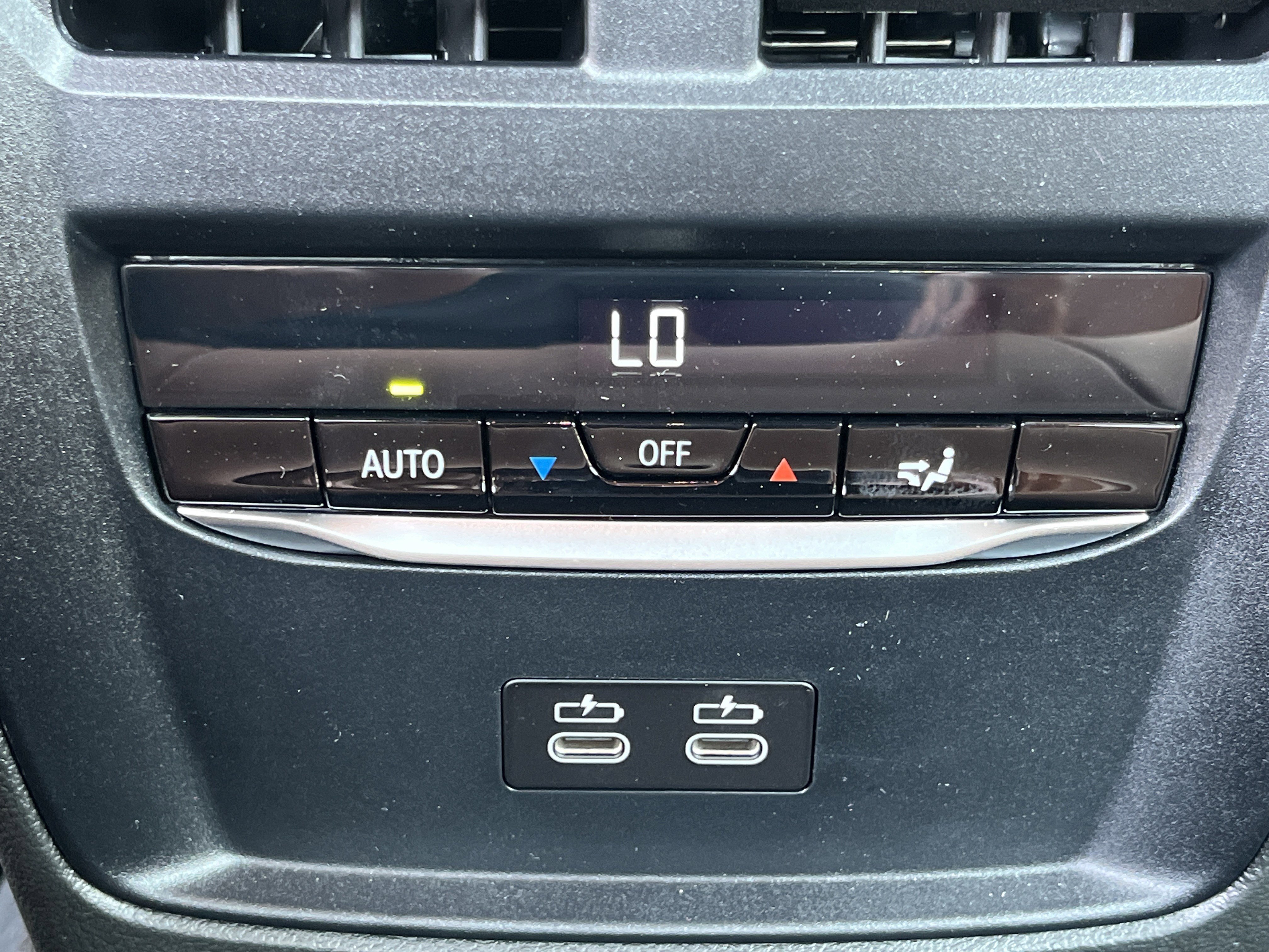 New 2025 BMW 330i Sedan w/ M Sport Package image 22