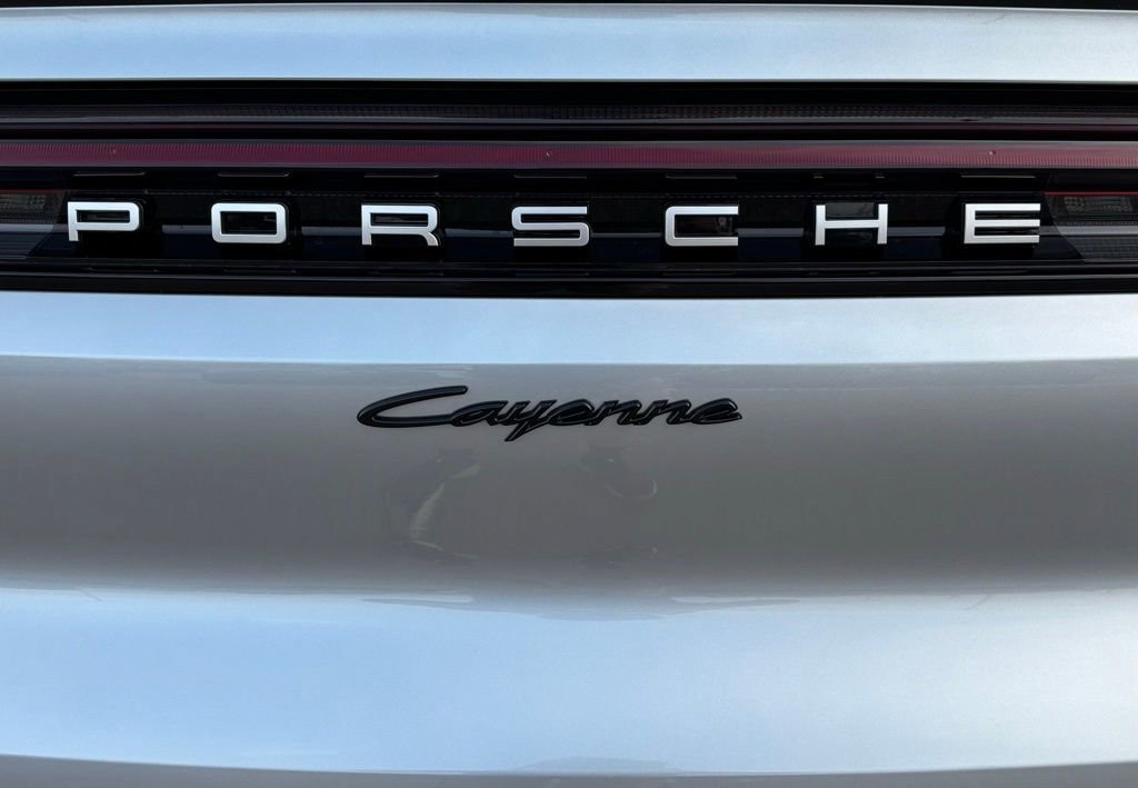 New 2026 Porsche Cayenne E-Hybrid Coupe AWD/4WD image 10