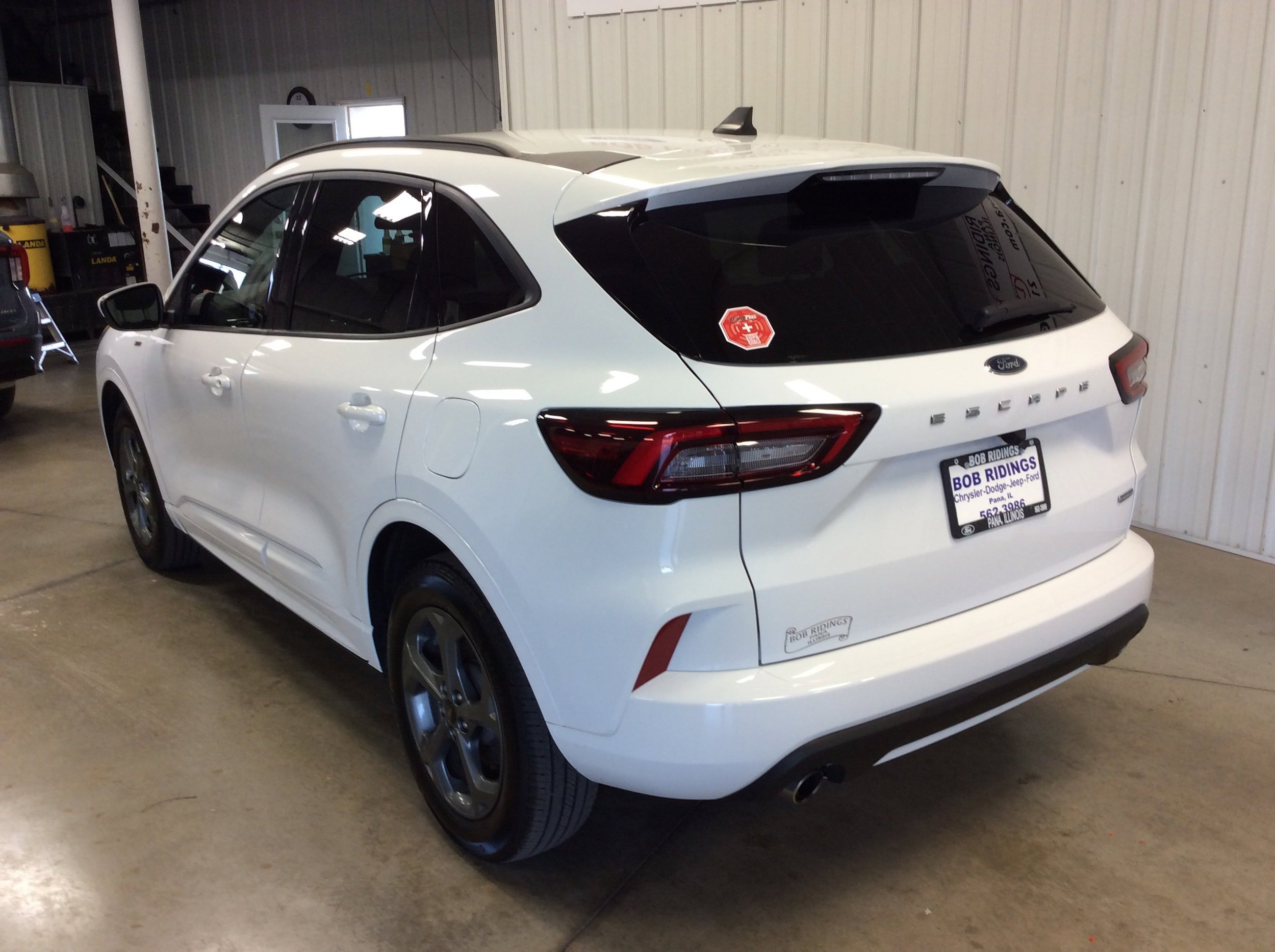 Used 2023 Ford Escape ST-Line Select AWD/4WD image 3