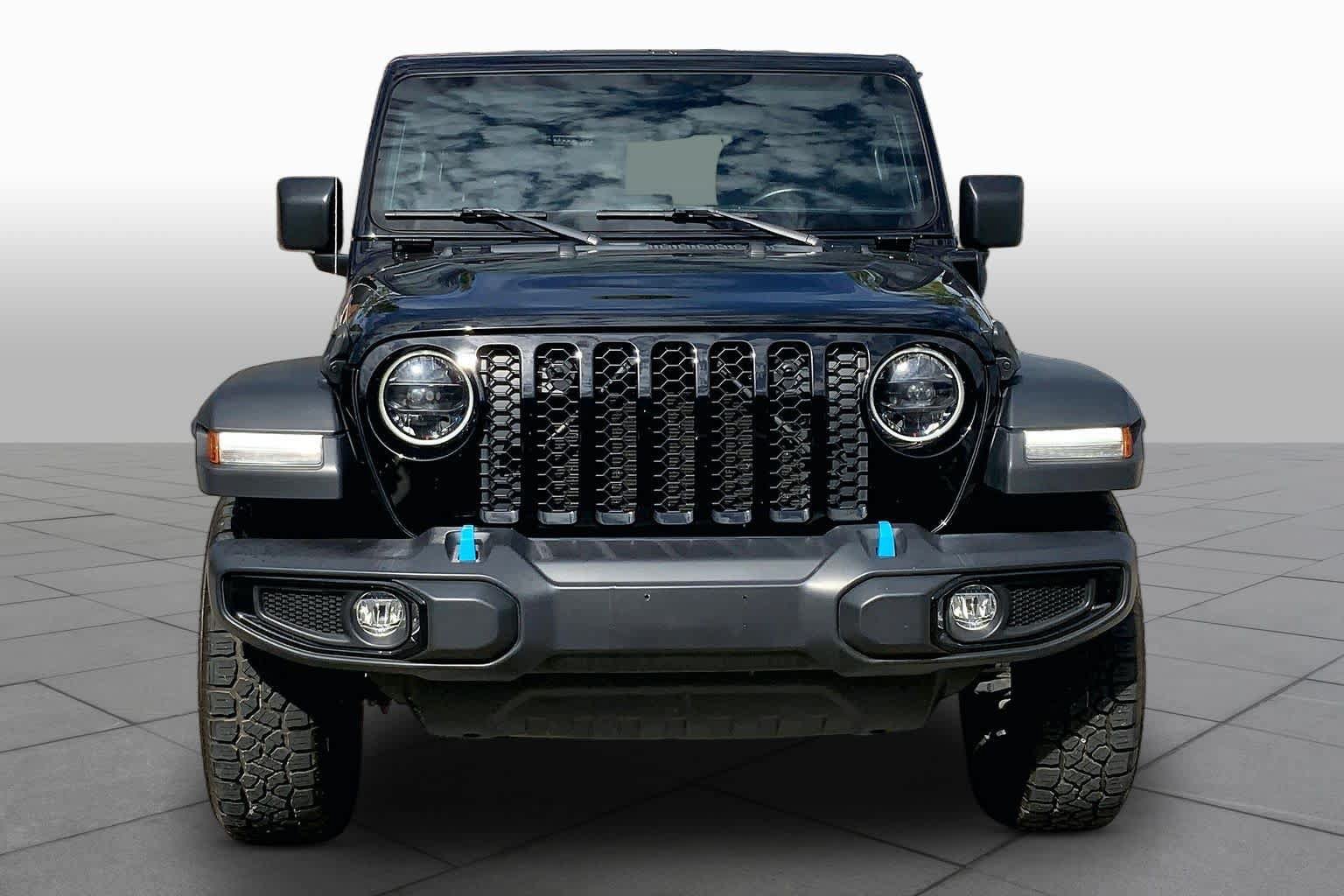 Used 2023 Jeep Wrangler Unlimited w/ Cold Weather Group AWD/4WD image 4