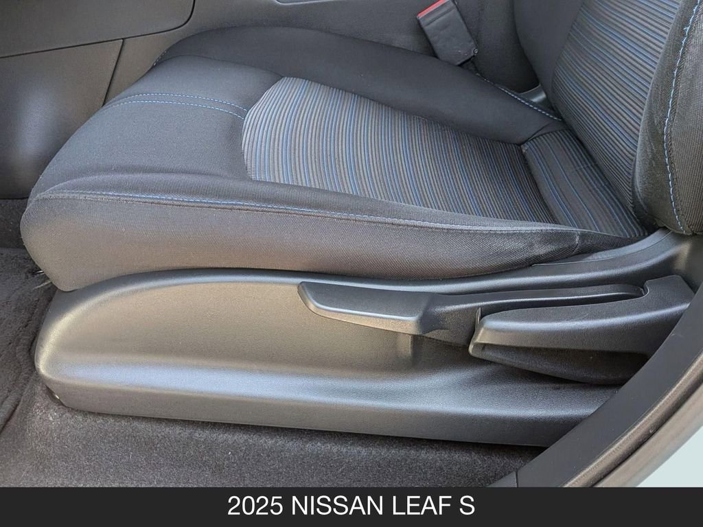 Used 2025 Nissan Leaf S FWD image 15