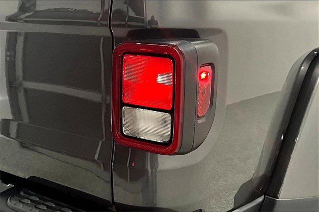 Used 2021 Jeep Gladiator Rubicon w/ Trailer Tow Package image 25